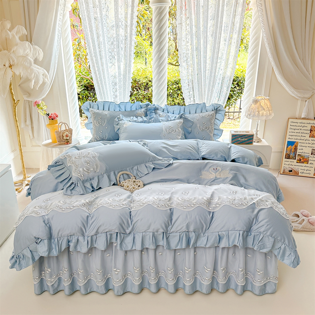 91家纺网 家纺一手货源 找家纺 宜凡家纺 2025新款长绒棉绣花夹棉床裙四件套--天鹅之吻系列 天鹅之吻-蔚蓝