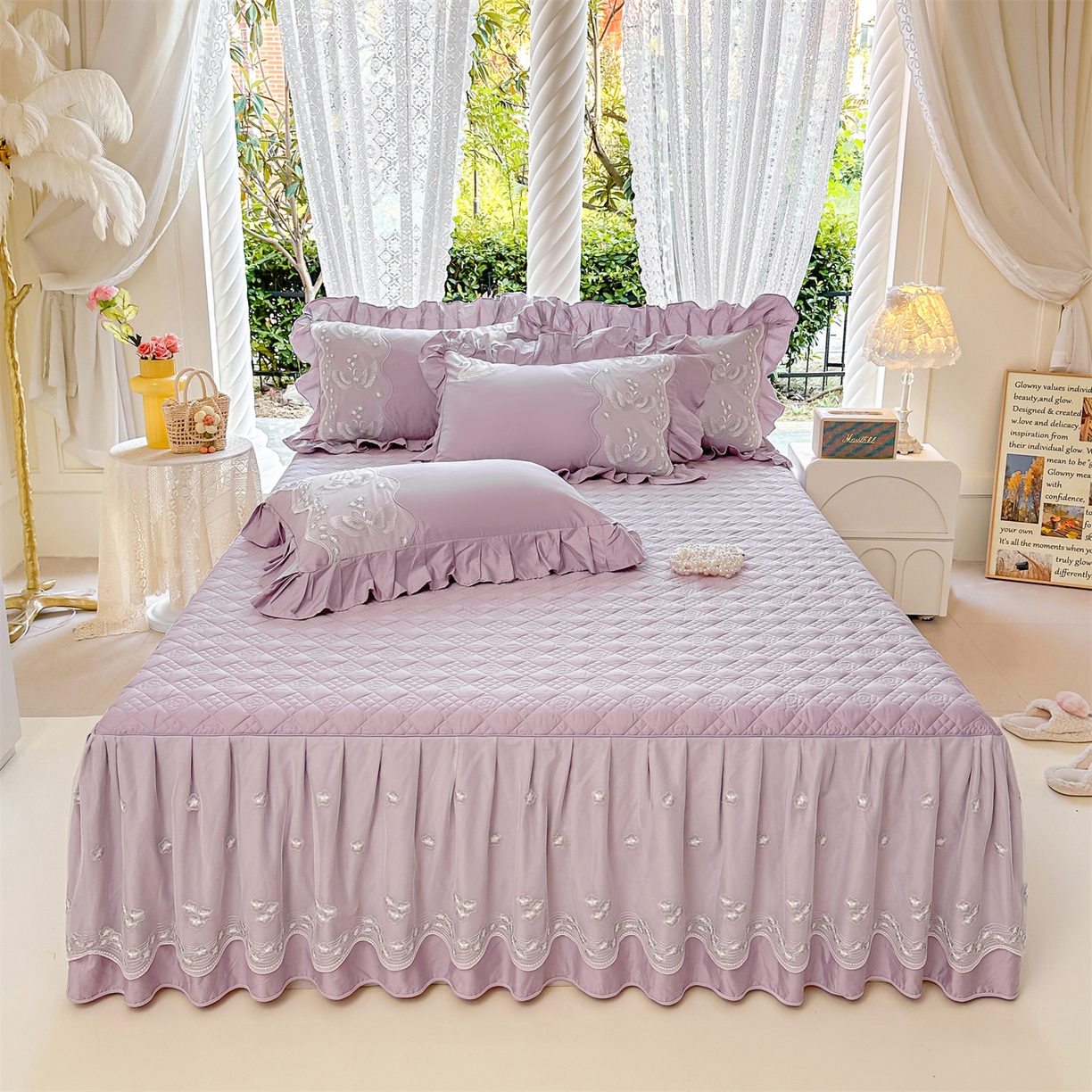 91家纺网 家纺一手货源 找家纺 （总）宜凡家纺 2025新款长绒棉绣花夹棉床裙三件套--天鹅之吻系列