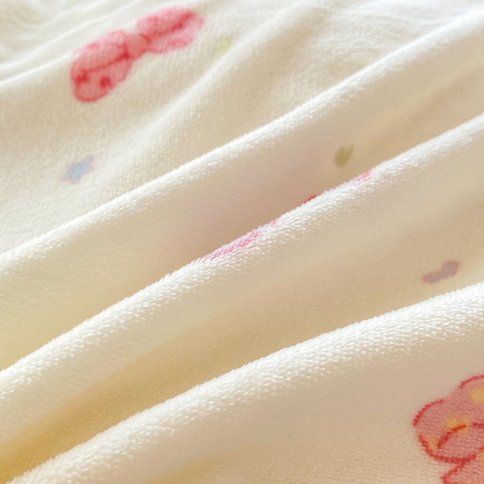 91家纺网 家纺一手货源 找家纺 梦可莱家居 2025秋冬新品豆豆绒床盖大花边四件套 彩色蝴蝶结