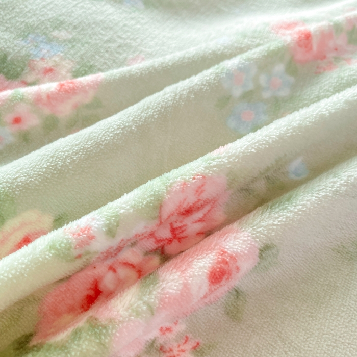 91家纺网 家纺一手货源 找家纺 梦可莱家居 2025秋冬新品豆豆绒床盖大花边四件套 花语玫瑰