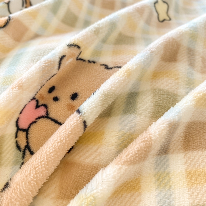 91家纺网 家纺一手货源 找家纺 梦可莱家居 2025秋冬新品豆豆绒床盖大花边四件套 凯蒂猫卡