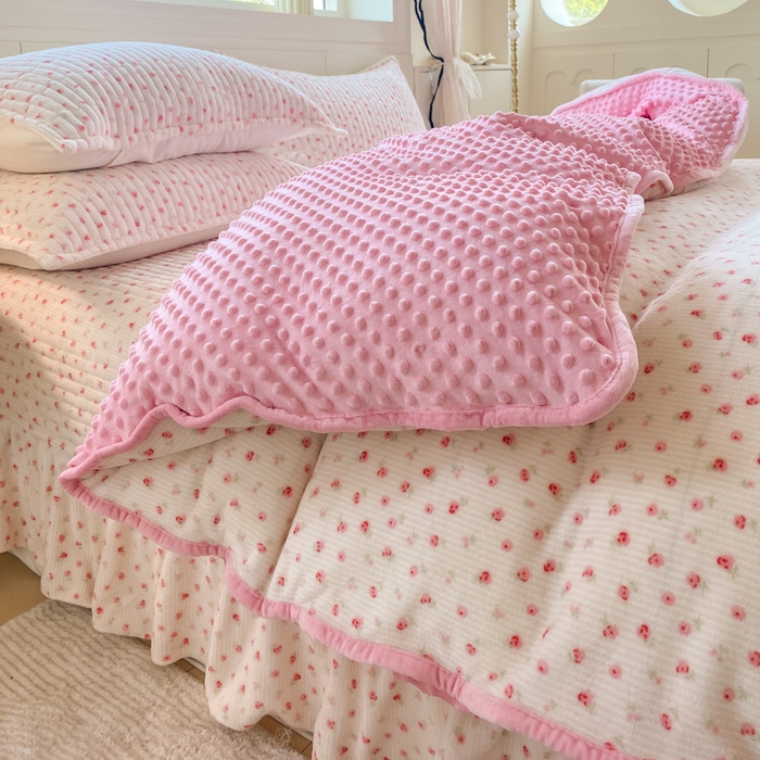 梦可莱家居 2025秋冬新品豆豆绒床盖大花边四件套 丽莎