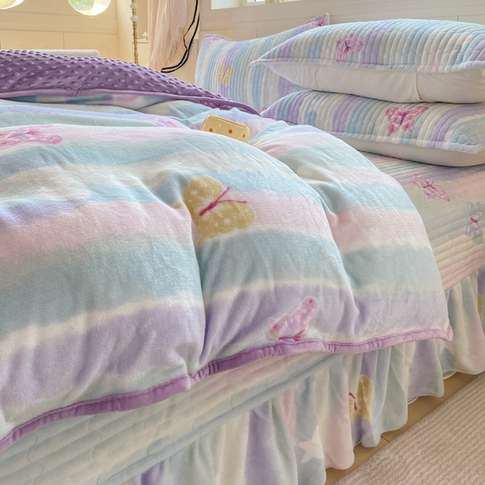 91家纺网 家纺一手货源 找家纺 梦可莱家居 2025秋冬新品豆豆绒床盖大花边四件套 七彩虹