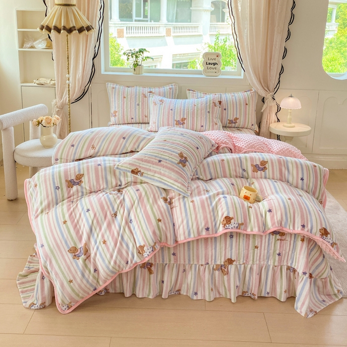 91家纺网 家纺一手货源 找家纺 梦可莱家居 2025秋冬新品豆豆绒床盖大花边四件套 香香狗