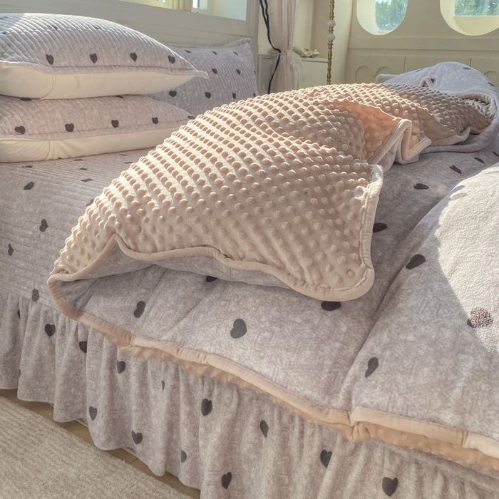 梦可莱家居 2025秋冬新品豆豆绒床盖大花边四件套 叶麦心