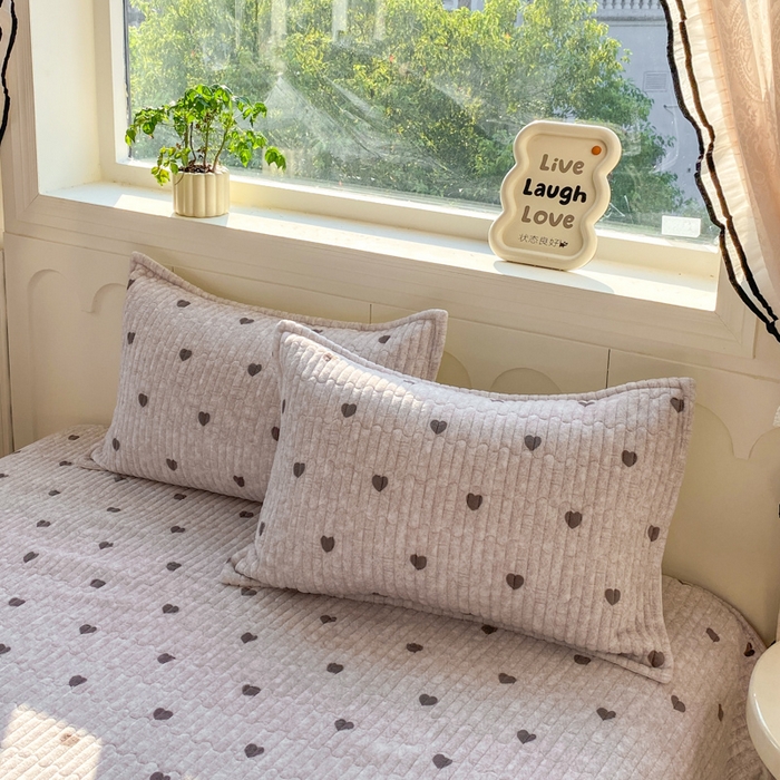 91家纺网 家纺一手货源 找家纺 梦可莱家居 2025秋冬新品豆豆绒床盖大花边四件套 叶麦心