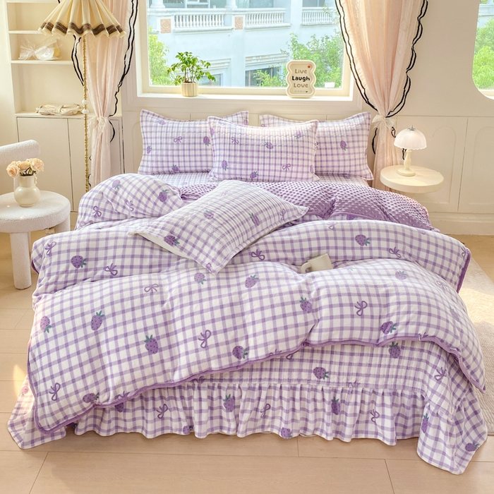 91家纺网 家纺一手货源 找家纺 梦可莱家居 2025秋冬新品豆豆绒床盖大花边四件套 紫草莓