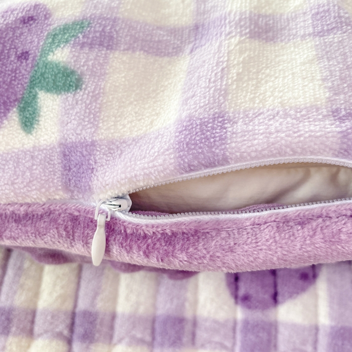 91家纺网 家纺一手货源 找家纺 梦可莱家居 2025秋冬新品豆豆绒床盖大花边四件套 紫草莓