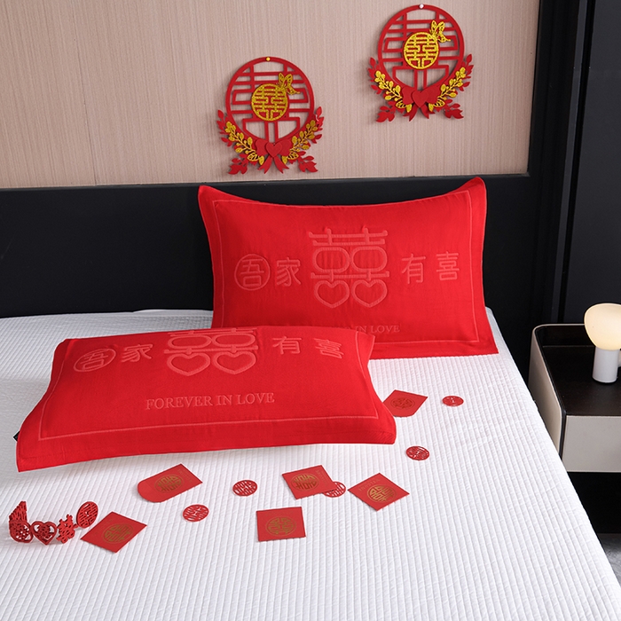 91家纺网 家纺一手货源 找家纺 （总）棠薇家纺 2025新款全棉大红婚庆枕巾红色结婚全棉纱布枕巾盖巾垫巾