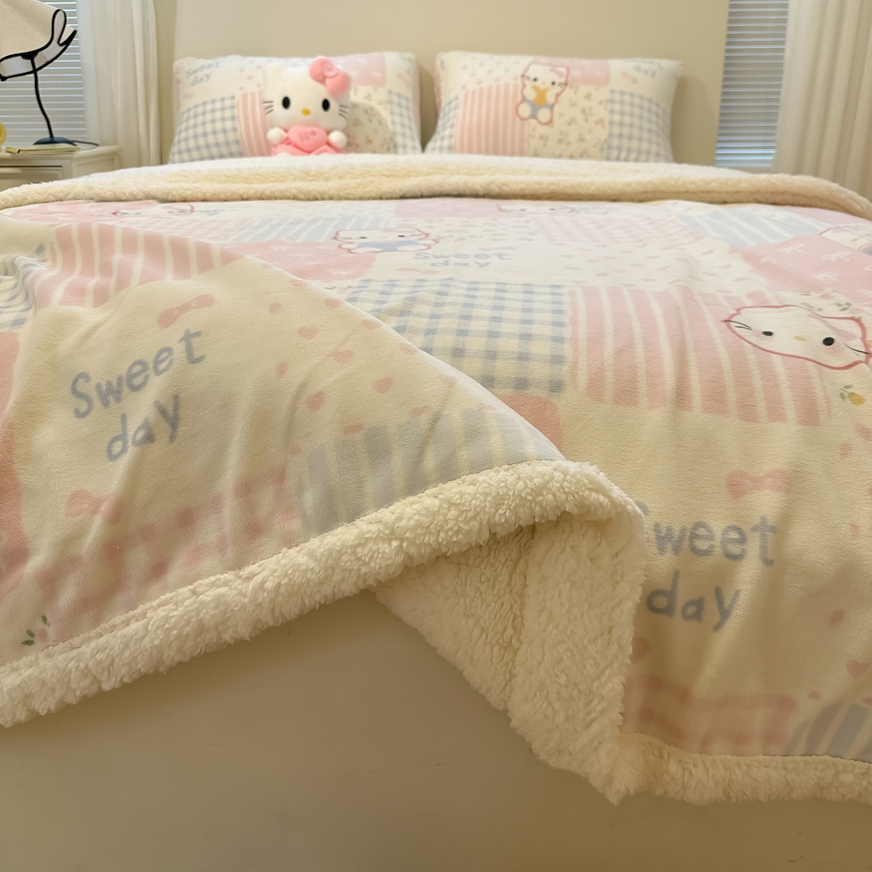 91家纺网 家纺一手货源 找家纺 盼季家纺 2025新款日韩奶油风羊羔绒+牛奶绒可爱卡通毛毯沙发毯盖毯