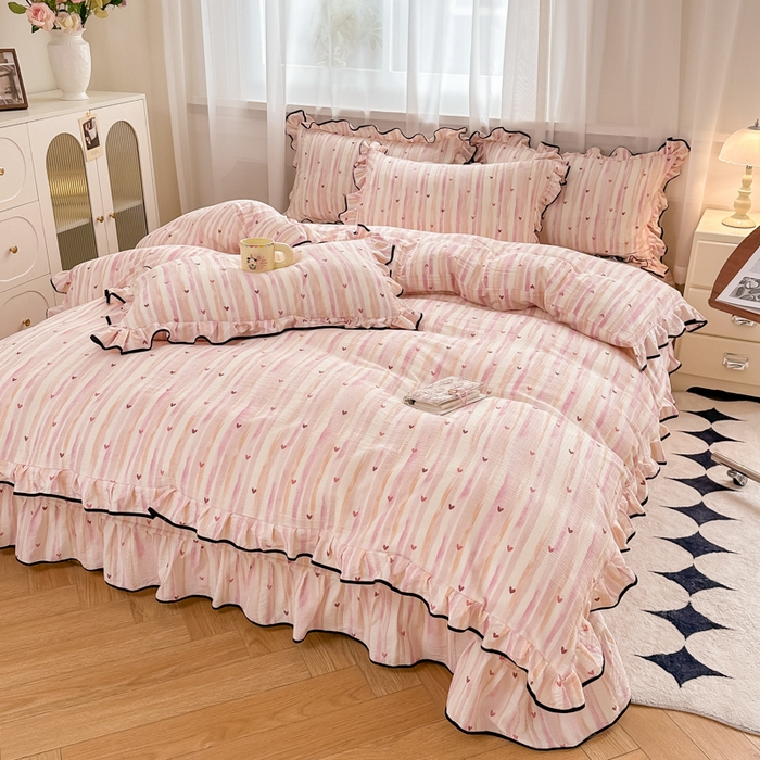 91家纺网 家纺一手货源 找家纺 （总）梦可莱家居 2025秋冬新款法式小黑边木棉云感皱皱纱四件套床盖款