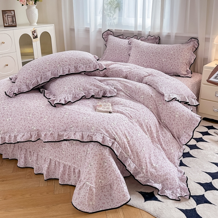 91家纺网 家纺一手货源 找家纺 （总）梦可莱家居 2025秋冬新款法式小黑边木棉云感皱皱纱四件套床盖款