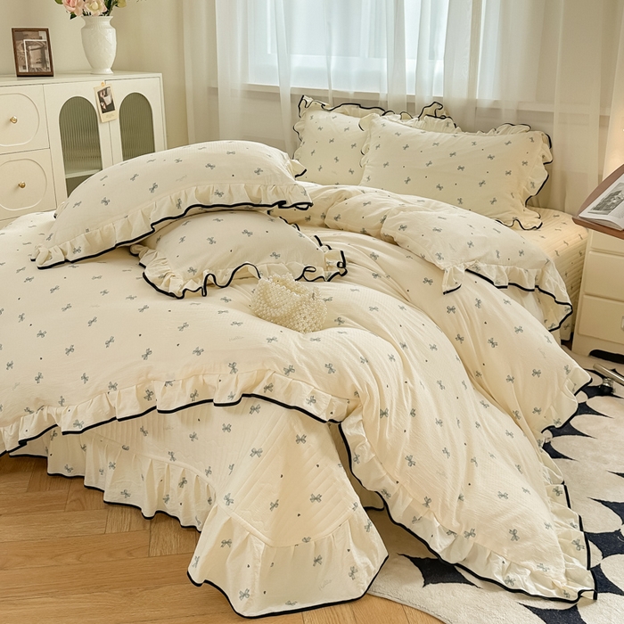 91家纺网 家纺一手货源 找家纺 （总）梦可莱家居 2025秋冬新款法式小黑边木棉云感皱皱纱四件套床盖款