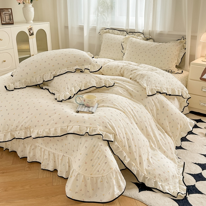 91家纺网 家纺一手货源 找家纺 （总）梦可莱家居 2025秋冬新款法式小黑边木棉云感皱皱纱四件套床盖款