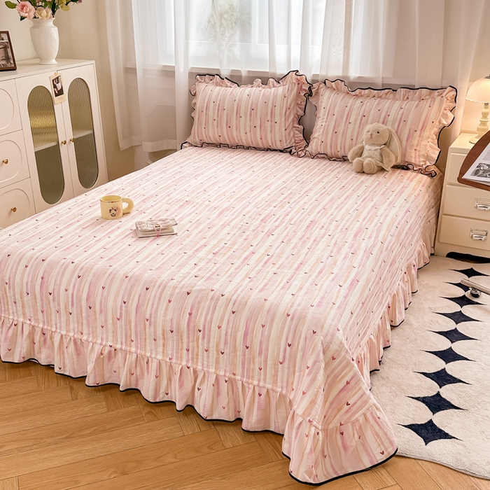 91家纺网 家纺一手货源 找家纺 梦可莱家居 2025秋冬新款法式小黑边木棉云感皱皱纱四件套床盖款 小黑边-爱心粉