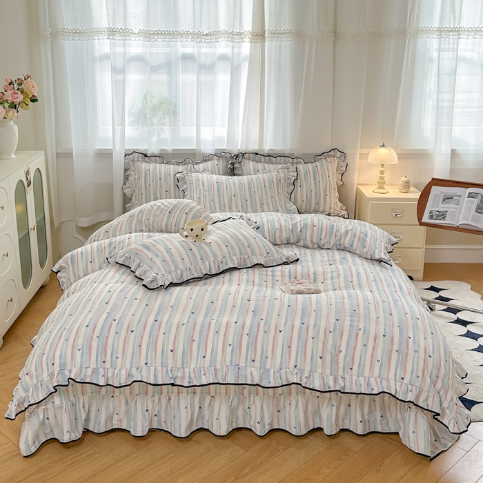 91家纺网 家纺一手货源 找家纺 梦可莱家居 2025秋冬新款法式小黑边木棉云感皱皱纱四件套床盖款 小黑边-爱心兰