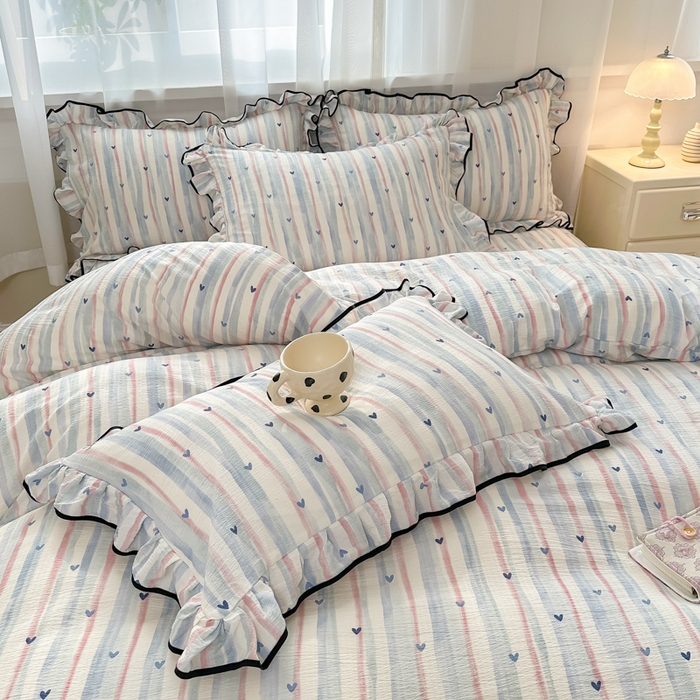 91家纺网 家纺一手货源 找家纺 梦可莱家居 2025秋冬新款法式小黑边木棉云感皱皱纱四件套床盖款 小黑边-爱心兰