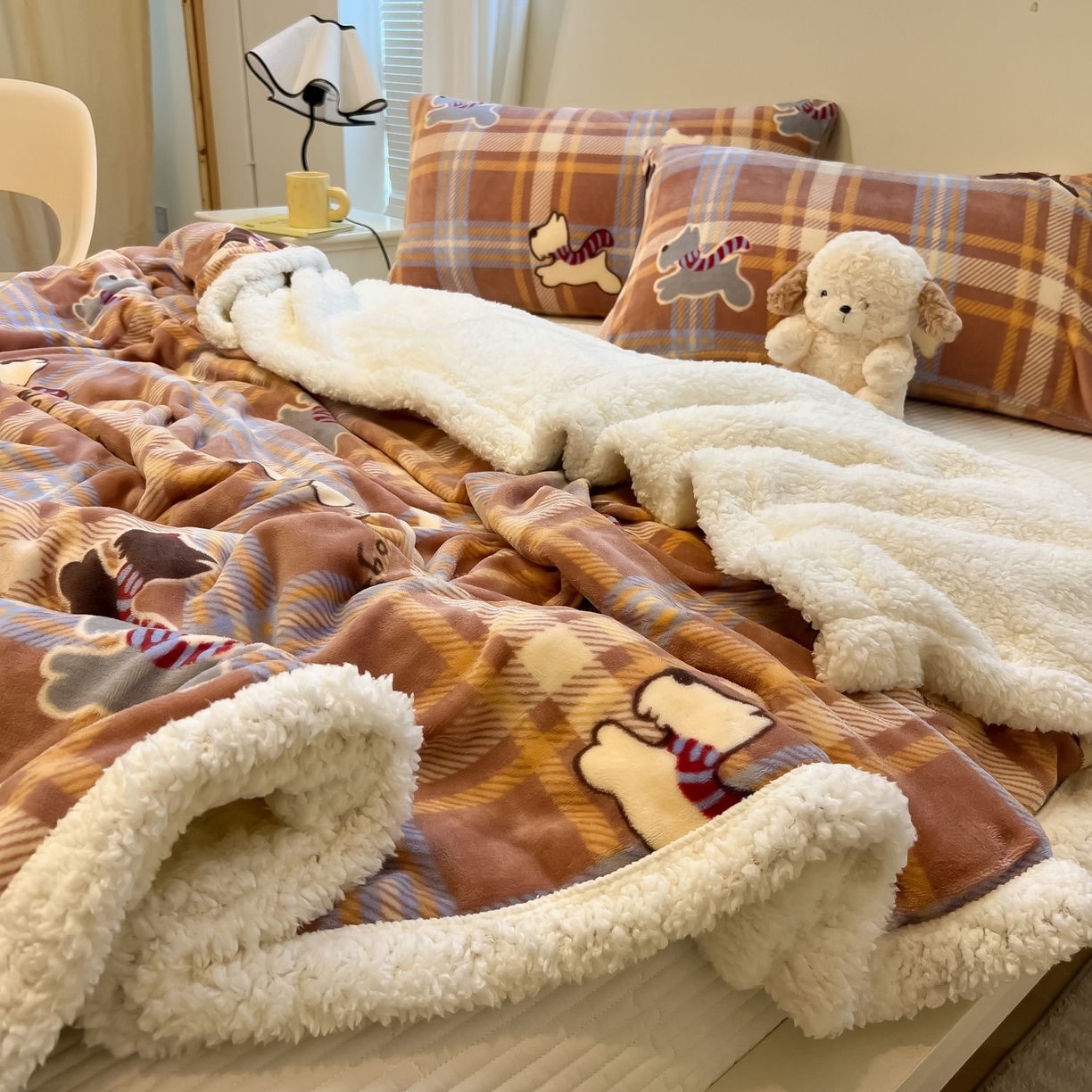 91家纺网 家纺一手货源 找家纺 盼季家纺 2025新款日韩奶油风羊羔绒+牛奶绒可爱卡通毛毯沙发毯盖毯 羊羔绒毛毯-奔跑汪汪