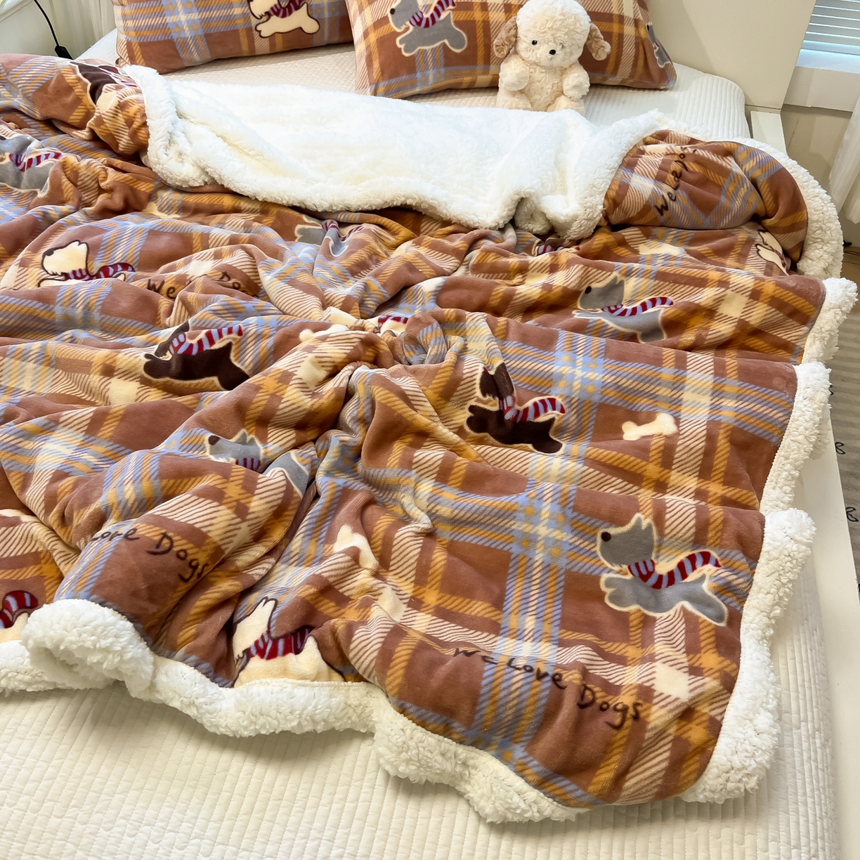 91家纺网 家纺一手货源 找家纺 盼季家纺 2025新款日韩奶油风羊羔绒+牛奶绒可爱卡通毛毯沙发毯盖毯 羊羔绒毛毯-奔跑汪汪