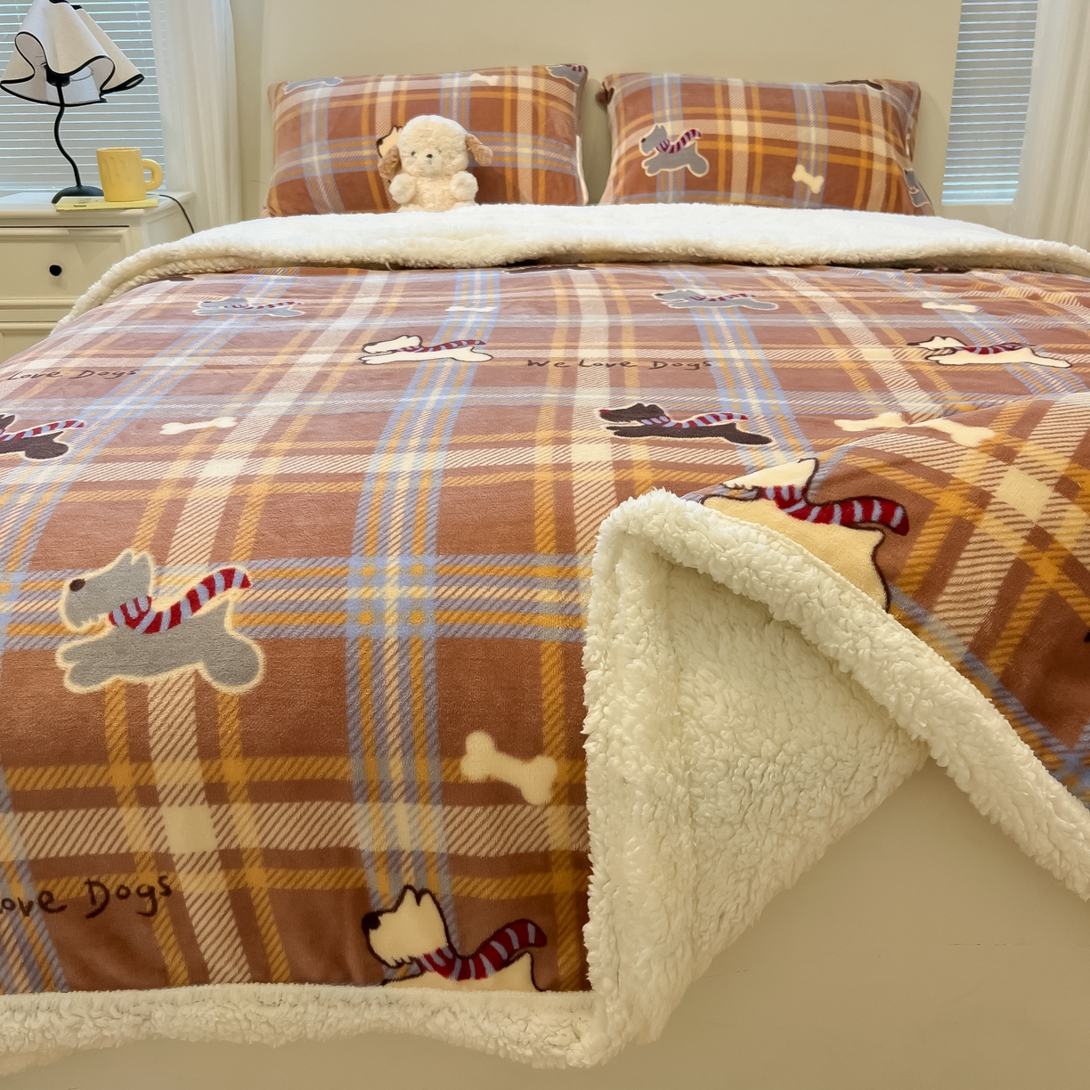 91家纺网 家纺一手货源 找家纺 盼季家纺 2025新款日韩奶油风羊羔绒+牛奶绒可爱卡通毛毯沙发毯盖毯 羊羔绒毛毯-奔跑汪汪