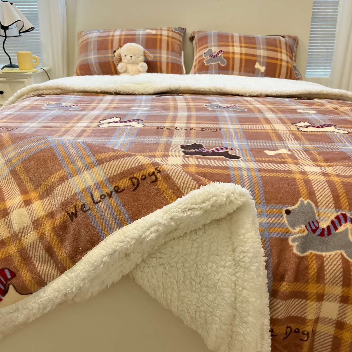 91家纺网 家纺一手货源 找家纺 盼季家纺 2025新款日韩奶油风羊羔绒+牛奶绒可爱卡通毛毯沙发毯盖毯 羊羔绒毛毯-奔跑汪汪