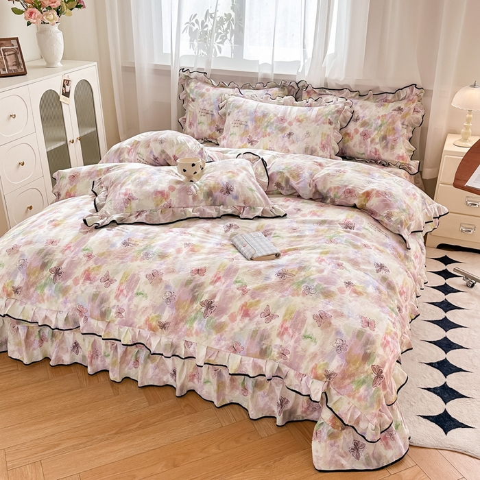 91家纺网 家纺一手货源 找家纺 梦可莱家居 2025秋冬新款法式小黑边木棉云感皱皱纱四件套床盖款 小黑边-彩绘蝴蝶