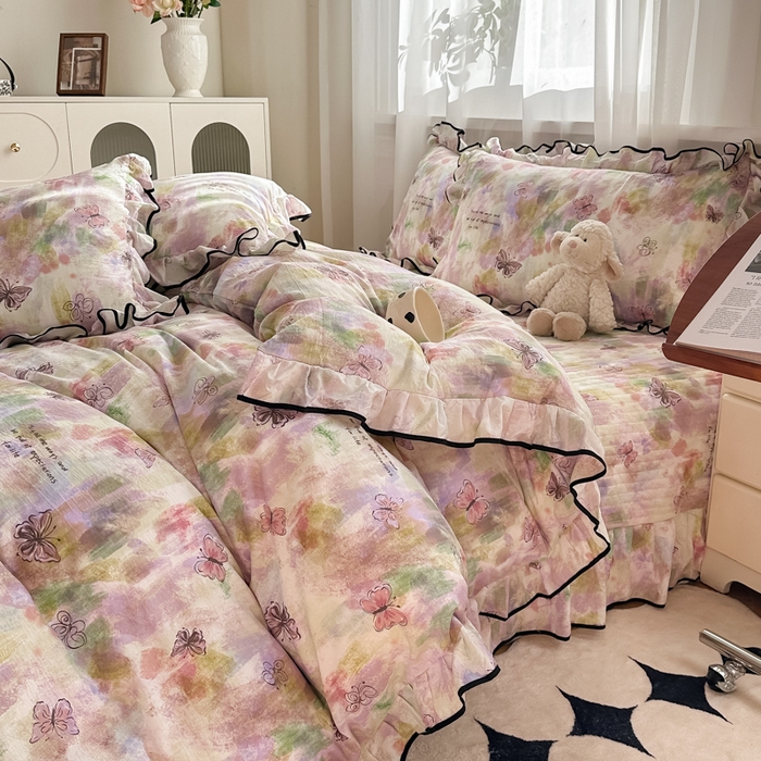 91家纺网 家纺一手货源 找家纺 梦可莱家居 2025秋冬新款法式小黑边木棉云感皱皱纱四件套床盖款 小黑边-彩绘蝴蝶