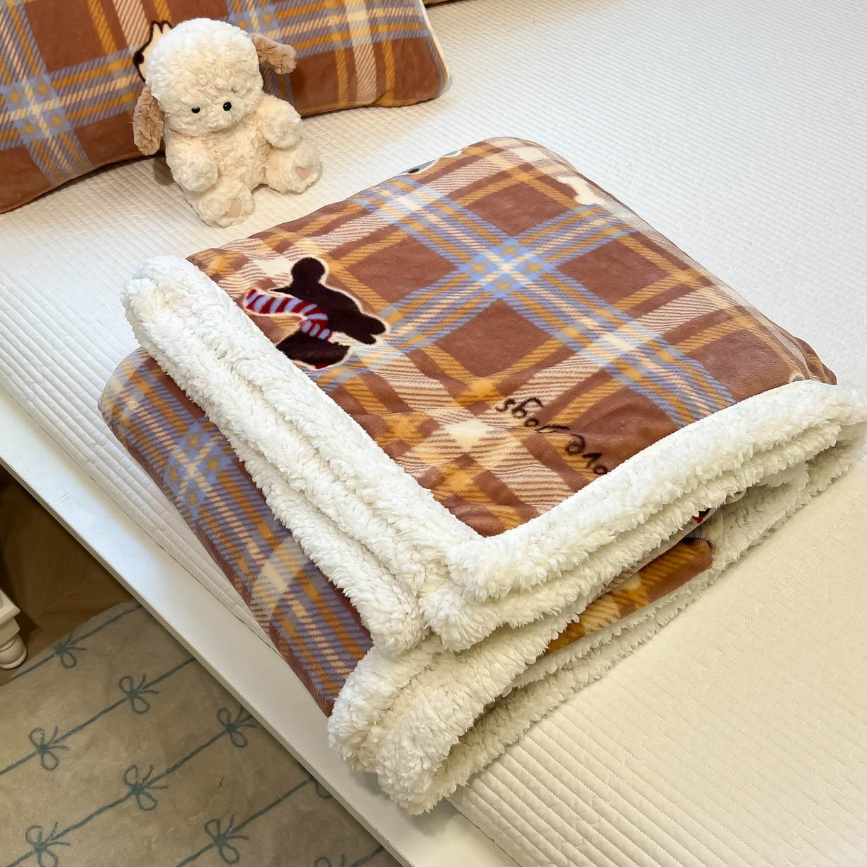 91家纺网 家纺一手货源 找家纺 盼季家纺 2025新款日韩奶油风羊羔绒+牛奶绒可爱卡通毛毯沙发毯盖毯 羊羔绒毛毯-奔跑汪汪