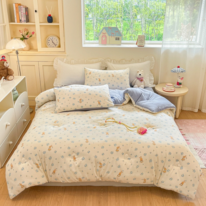 91家纺网 家纺一手货源 找家纺 大彩家居 2025新款水洗皱皱纱大豆被春秋被冬被 蓝小兔