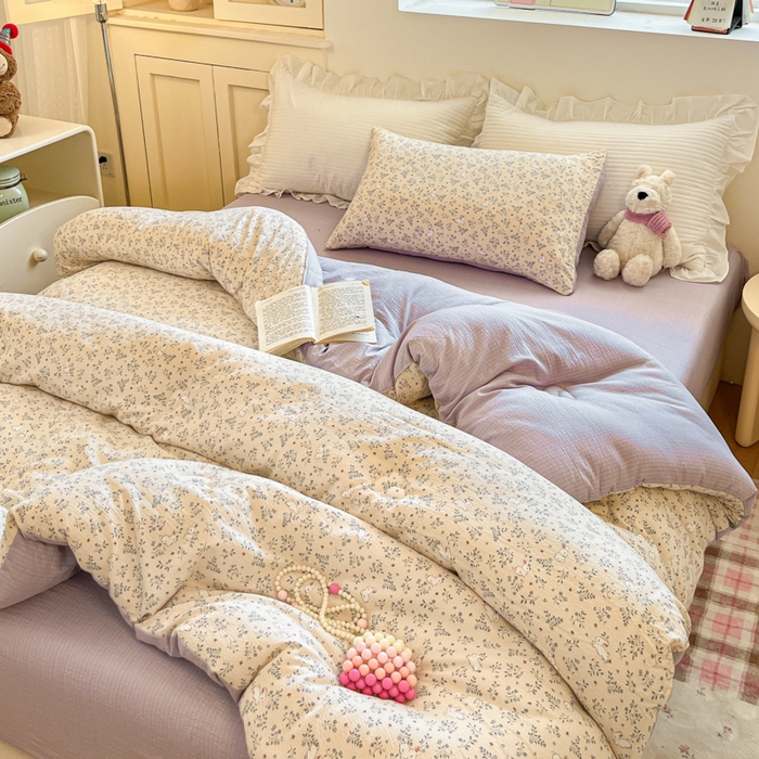 91家纺网 家纺一手货源 找家纺 大彩家居 2025新款水洗皱皱纱大豆被春秋被冬被 花丛小兔