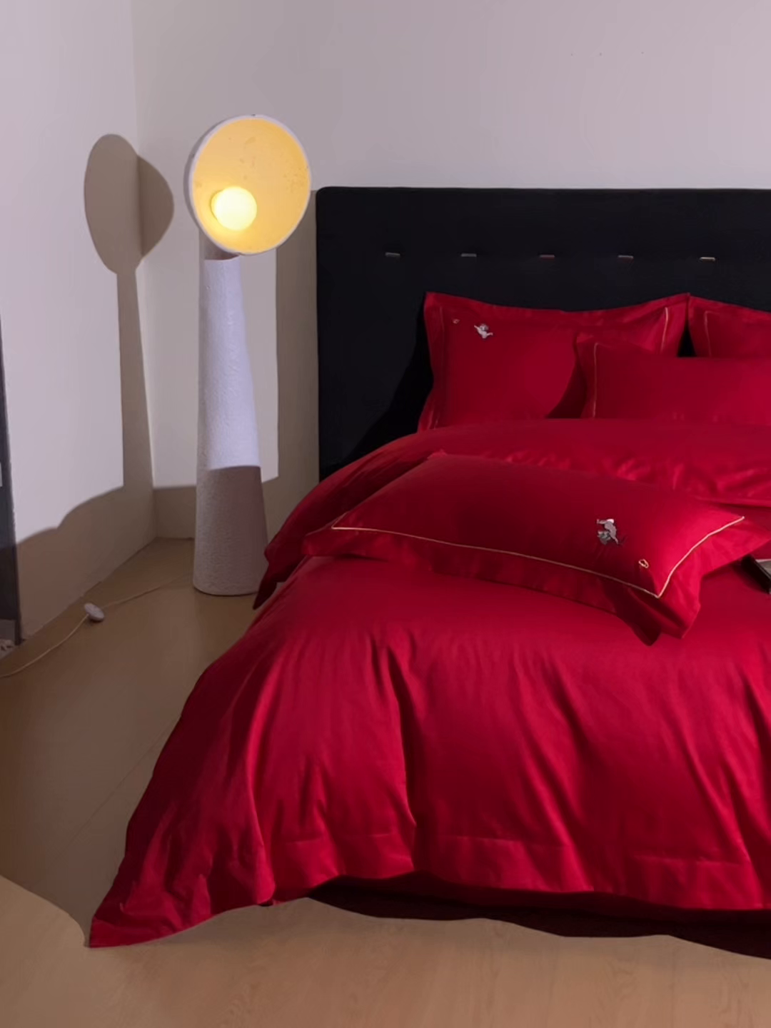 91家纺网 家纺一手货源 找家纺 （总）欧乐蒂-2025新款-亲肤棉简约刺绣四件套