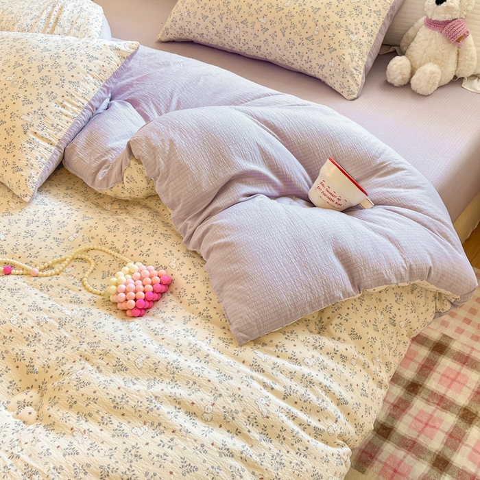 91家纺网 家纺一手货源 找家纺 大彩家居 2025新款水洗皱皱纱大豆被春秋被冬被 花丛小兔