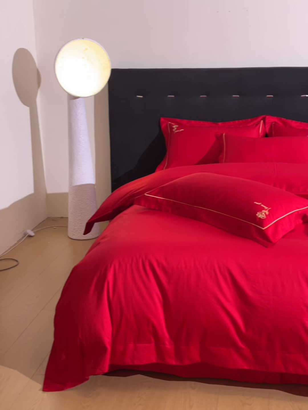 91家纺网 家纺一手货源 找家纺 （总）欧乐蒂-2025新款-亲肤棉简约刺绣四件套