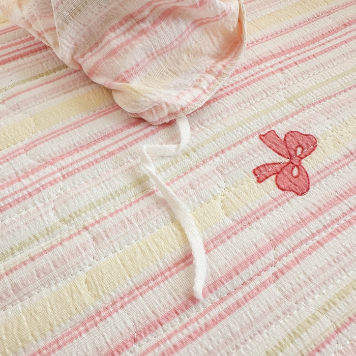 91家纺网 家纺一手货源 找家纺 梦可莱家居 2025秋冬新款法式小黑边木棉云感皱皱纱四件套床盖款 小黑边-粉蝴蝶结