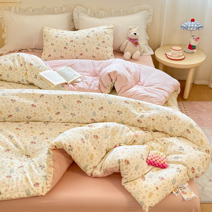 91家纺网 家纺一手货源 找家纺 大彩家居 2025新款水洗皱皱纱大豆被春秋被冬被 小狗乐园