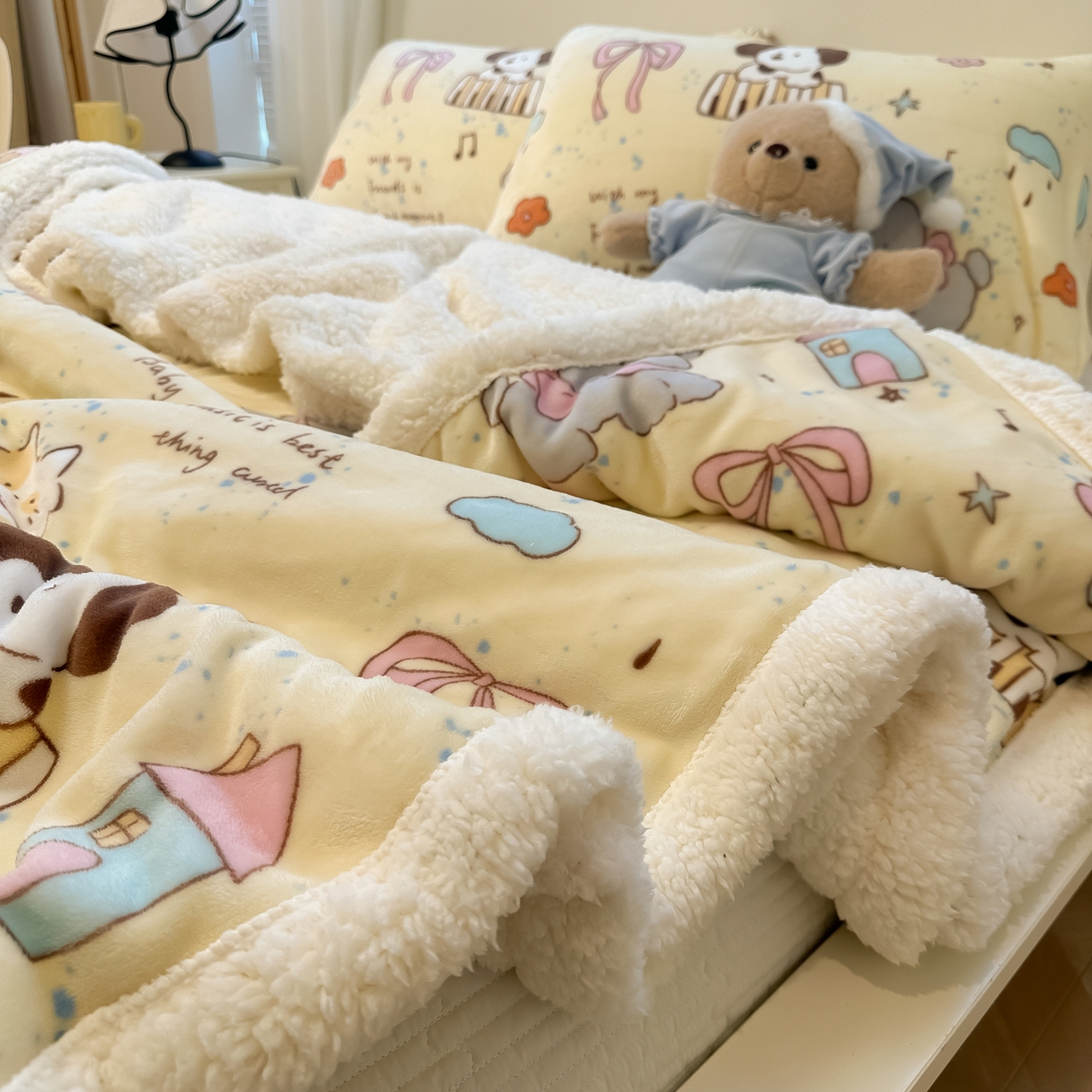 91家纺网 家纺一手货源 找家纺 盼季家纺 2025新款日韩奶油风羊羔绒+牛奶绒可爱卡通毛毯沙发毯盖毯 羊羔绒毛毯-动物音乐会