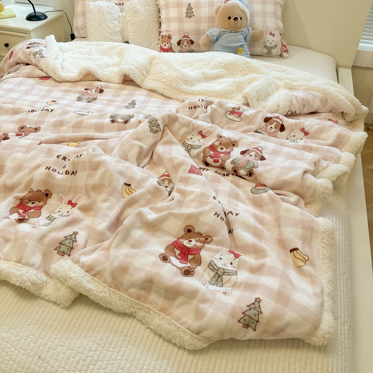 91家纺网 家纺一手货源 找家纺 盼季家纺 2025新款日韩奶油风羊羔绒+牛奶绒可爱卡通毛毯沙发毯盖毯 羊羔绒毛毯-格格动物会