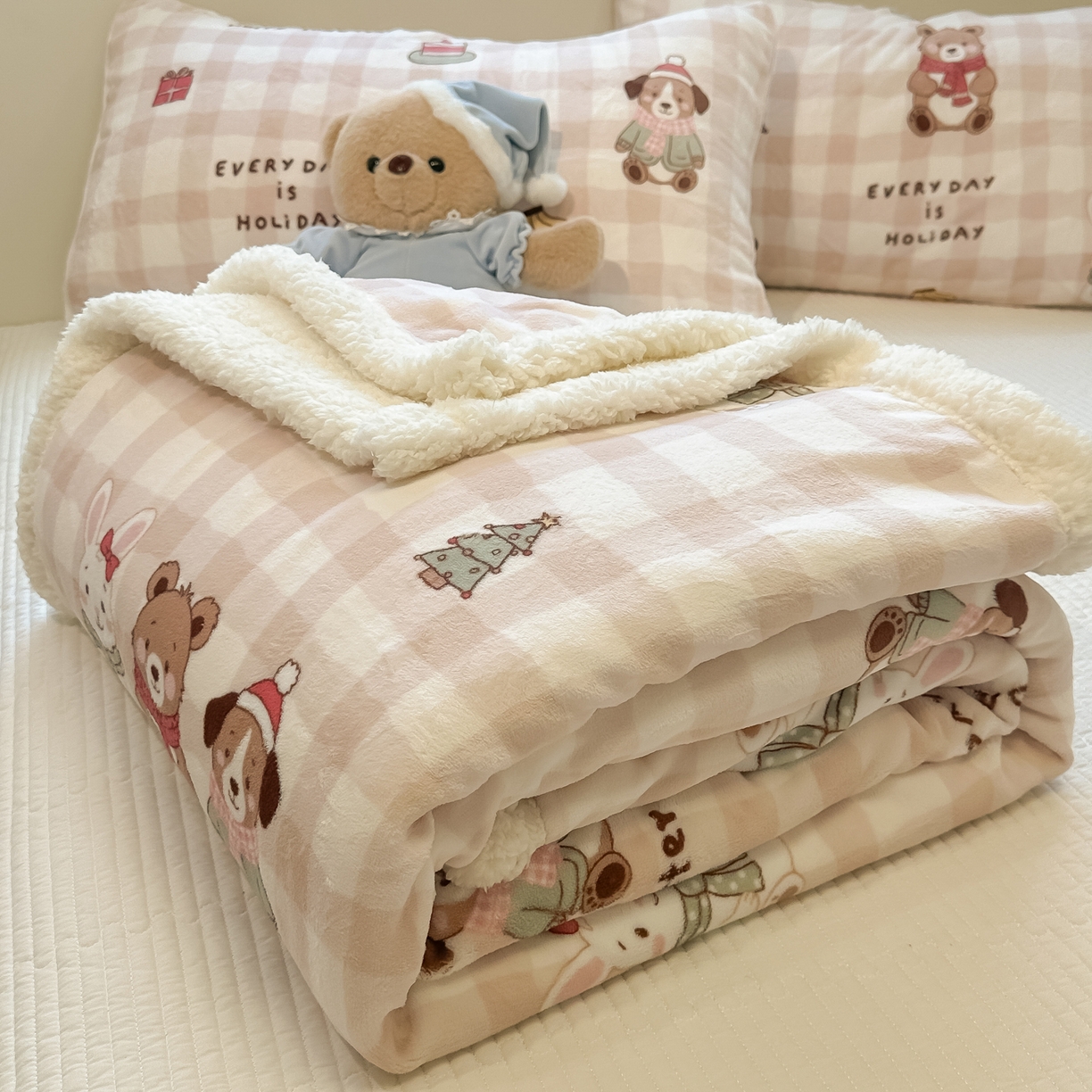 91家纺网 家纺一手货源 找家纺 盼季家纺 2025新款日韩奶油风羊羔绒+牛奶绒可爱卡通毛毯沙发毯盖毯 羊羔绒毛毯-格格动物会