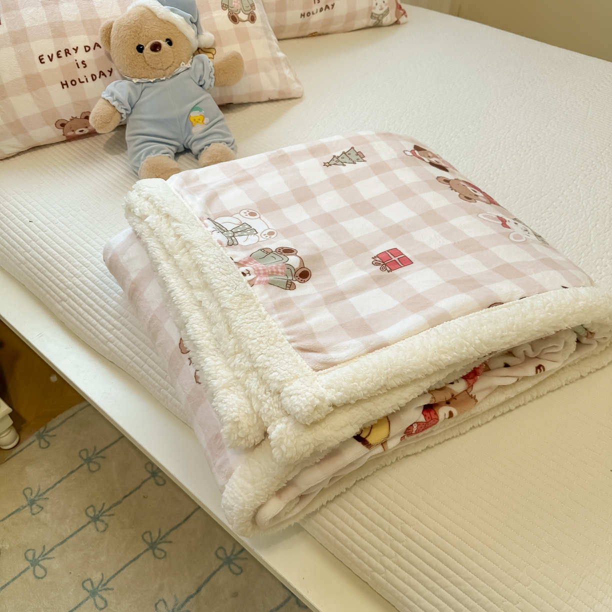 91家纺网 家纺一手货源 找家纺 盼季家纺 2025新款日韩奶油风羊羔绒+牛奶绒可爱卡通毛毯沙发毯盖毯 羊羔绒毛毯-格格动物会