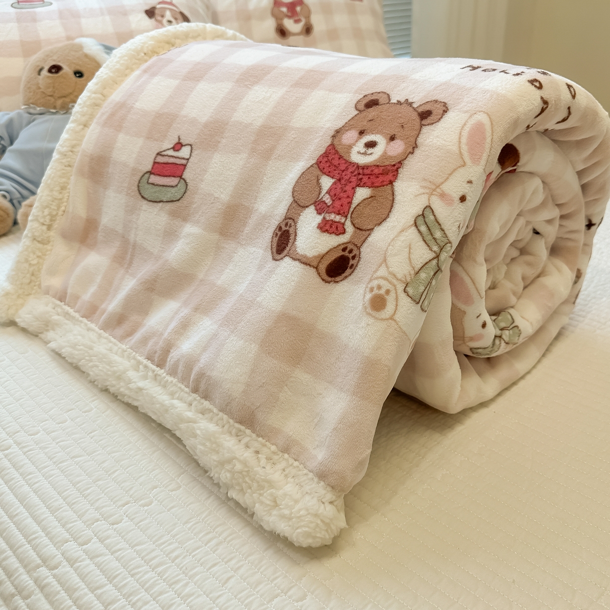 91家纺网 家纺一手货源 找家纺 盼季家纺 2025新款日韩奶油风羊羔绒+牛奶绒可爱卡通毛毯沙发毯盖毯 羊羔绒毛毯-格格动物会