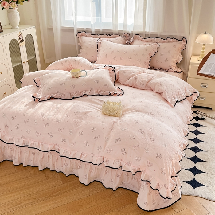 91家纺网 家纺一手货源 找家纺 梦可莱家居 2025秋冬新款法式小黑边木棉云感皱皱纱四件套床盖款 小黑边-蝴蝶结