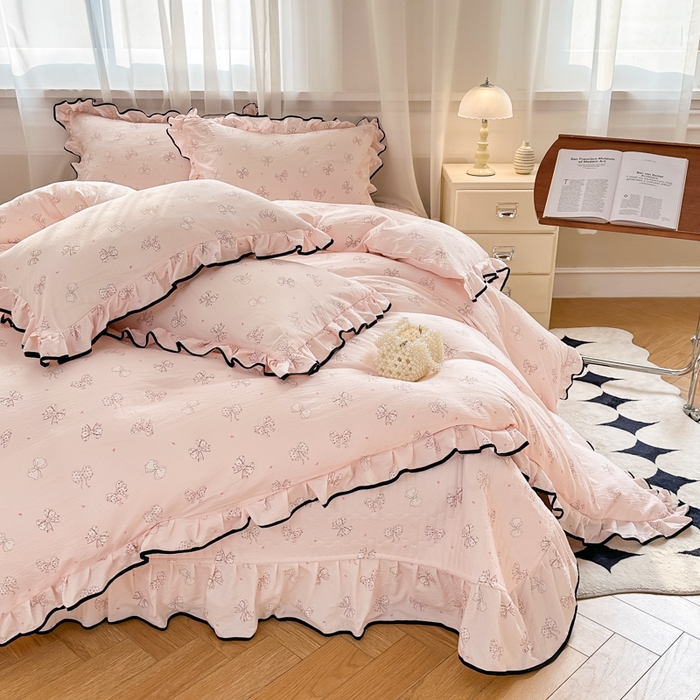 91家纺网 家纺一手货源 找家纺 梦可莱家居 2025秋冬新款法式小黑边木棉云感皱皱纱四件套床盖款 小黑边-蝴蝶结