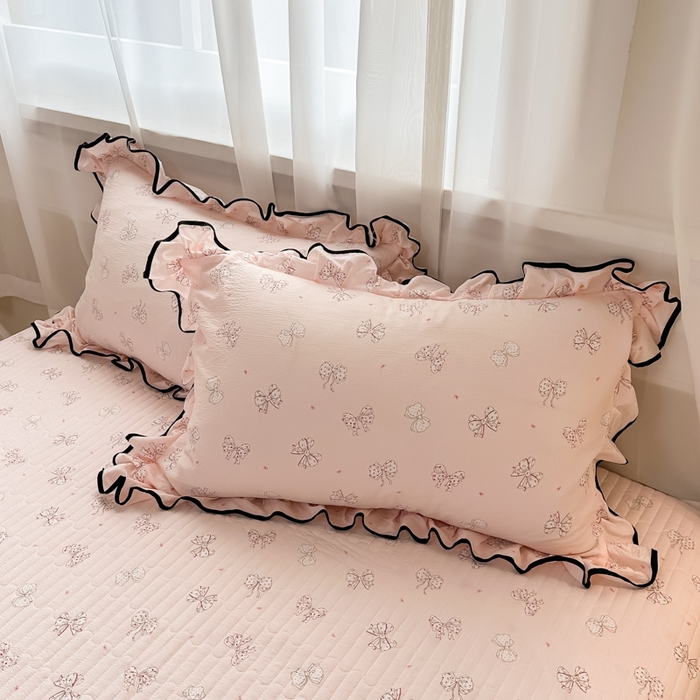 91家纺网 家纺一手货源 找家纺 梦可莱家居 2025秋冬新款法式小黑边木棉云感皱皱纱四件套床盖款 小黑边-蝴蝶结