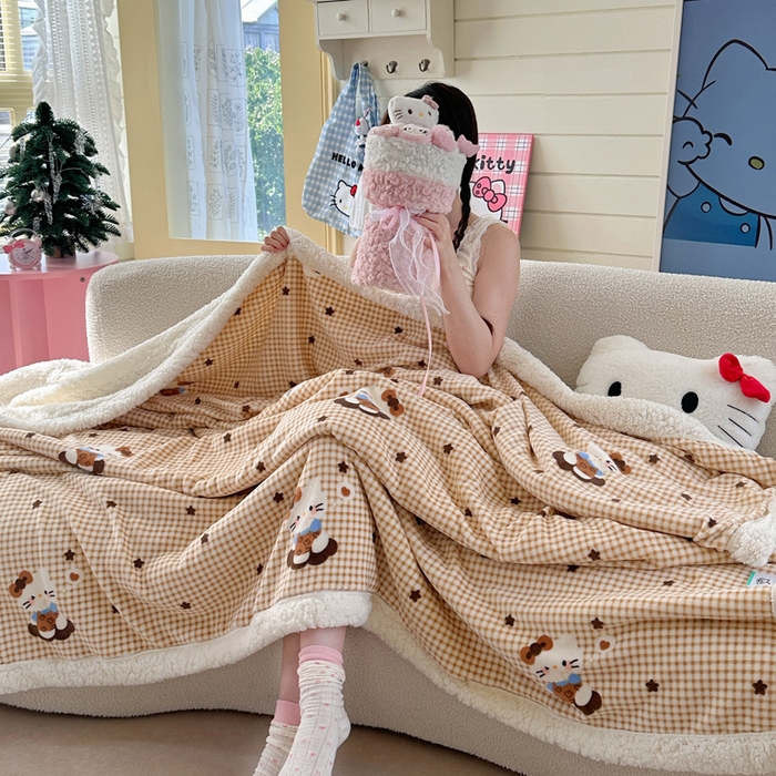 91家纺网 家纺一手货源 找家纺 贝扬思家纺 2025新款秋冬可爱系牛奶绒羊羔绒多功能毛毯奶盖系列 奶盖-咖星小猫