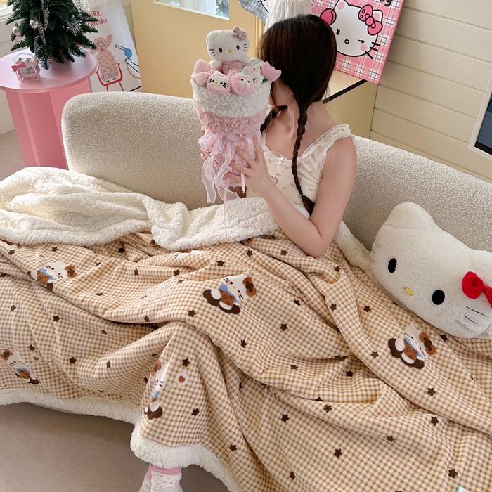 91家纺网 家纺一手货源 找家纺 贝扬思家纺 2025新款秋冬可爱系牛奶绒羊羔绒多功能毛毯奶盖系列 奶盖-咖星小猫