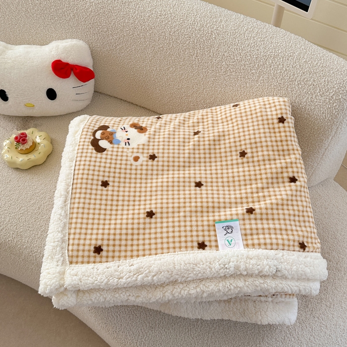 91家纺网 家纺一手货源 找家纺 贝扬思家纺 2025新款秋冬可爱系牛奶绒羊羔绒多功能毛毯奶盖系列 奶盖-咖星小猫