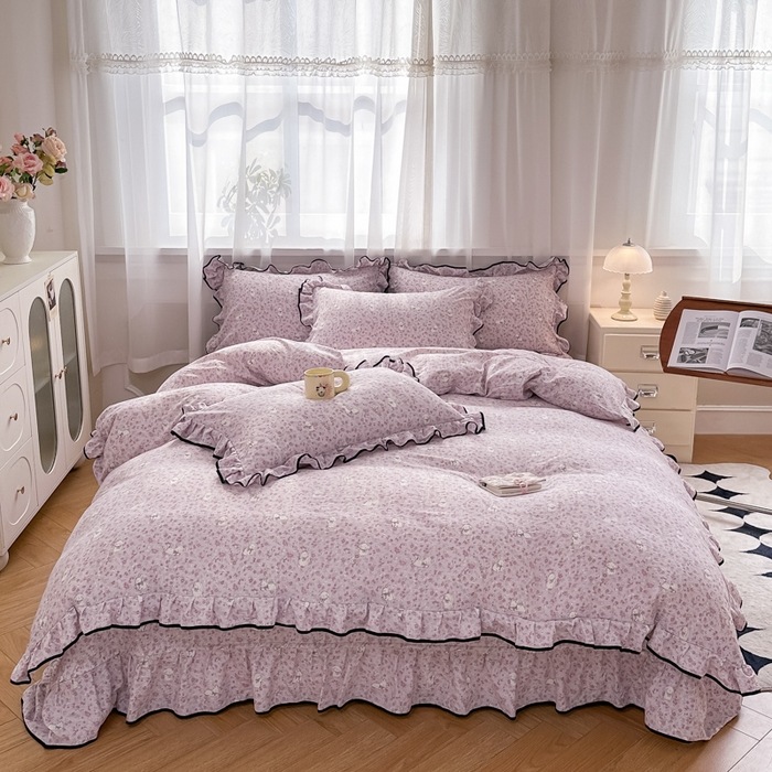 91家纺网 家纺一手货源 找家纺 梦可莱家居 2025秋冬新款法式小黑边木棉云感皱皱纱四件套床盖款 小黑边-可爱兔