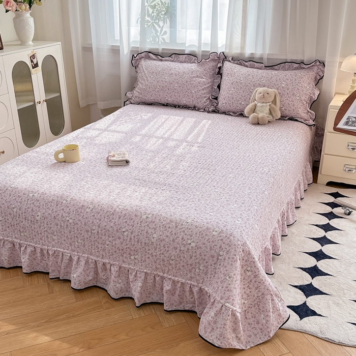 91家纺网 家纺一手货源 找家纺 梦可莱家居 2025秋冬新款法式小黑边木棉云感皱皱纱四件套床盖款 小黑边-可爱兔