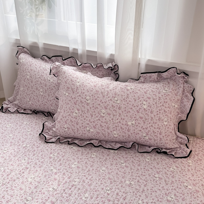 91家纺网 家纺一手货源 找家纺 梦可莱家居 2025秋冬新款法式小黑边木棉云感皱皱纱四件套床盖款 小黑边-可爱兔