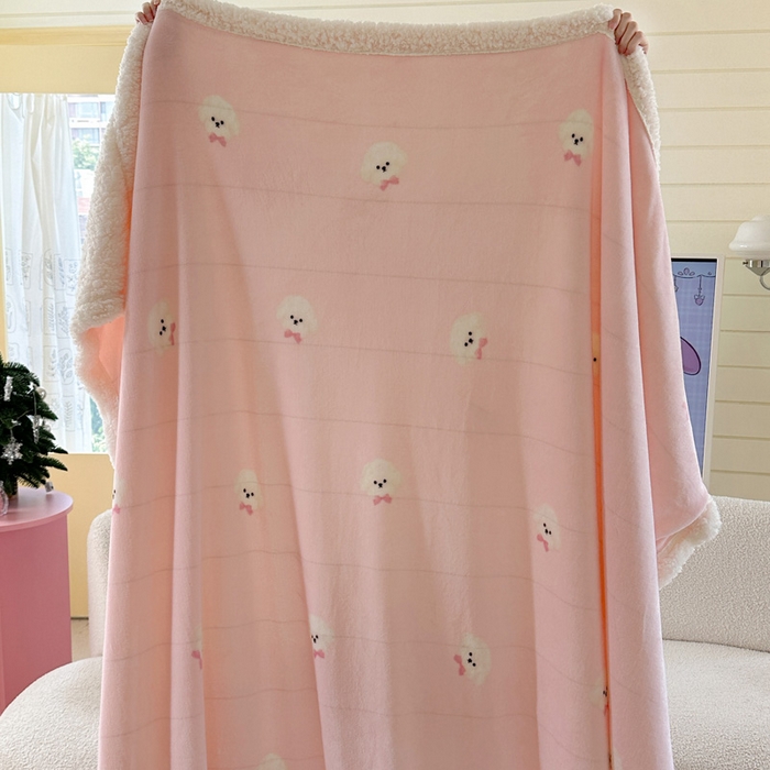 91家纺网 家纺一手货源 找家纺 贝扬思家纺 2025新款秋冬可爱系牛奶绒羊羔绒多功能毛毯奶盖系列 奶盖-可爱狗头粉